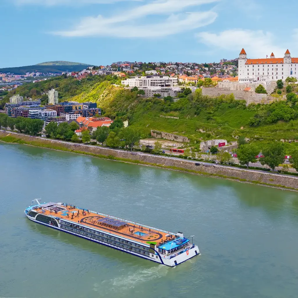Crucero de Lujo por Ríos de Europa AmaWaterways - AmaMagna - Danubio - Bratislava - BiciTravel Medellín